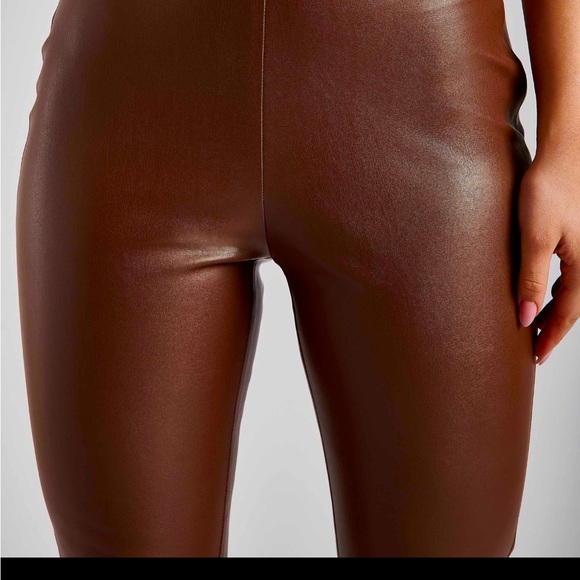 Shayla skinny leg split pant by Meshki - Picture 4 of 15